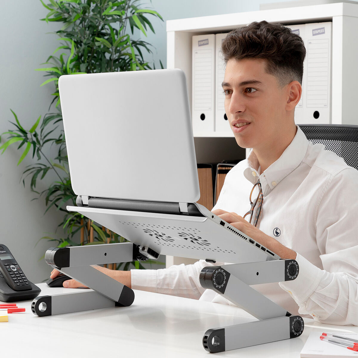 Table réglable pour ordinateur portable